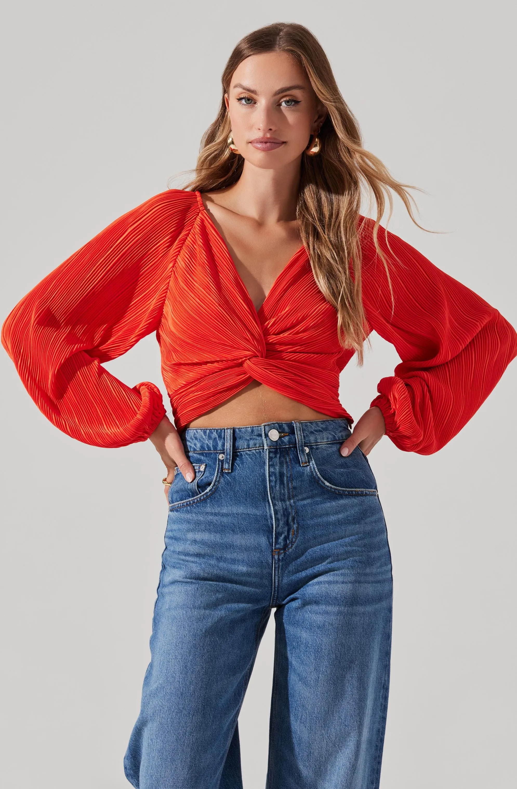 Long Sleeve Twist Plisse Top