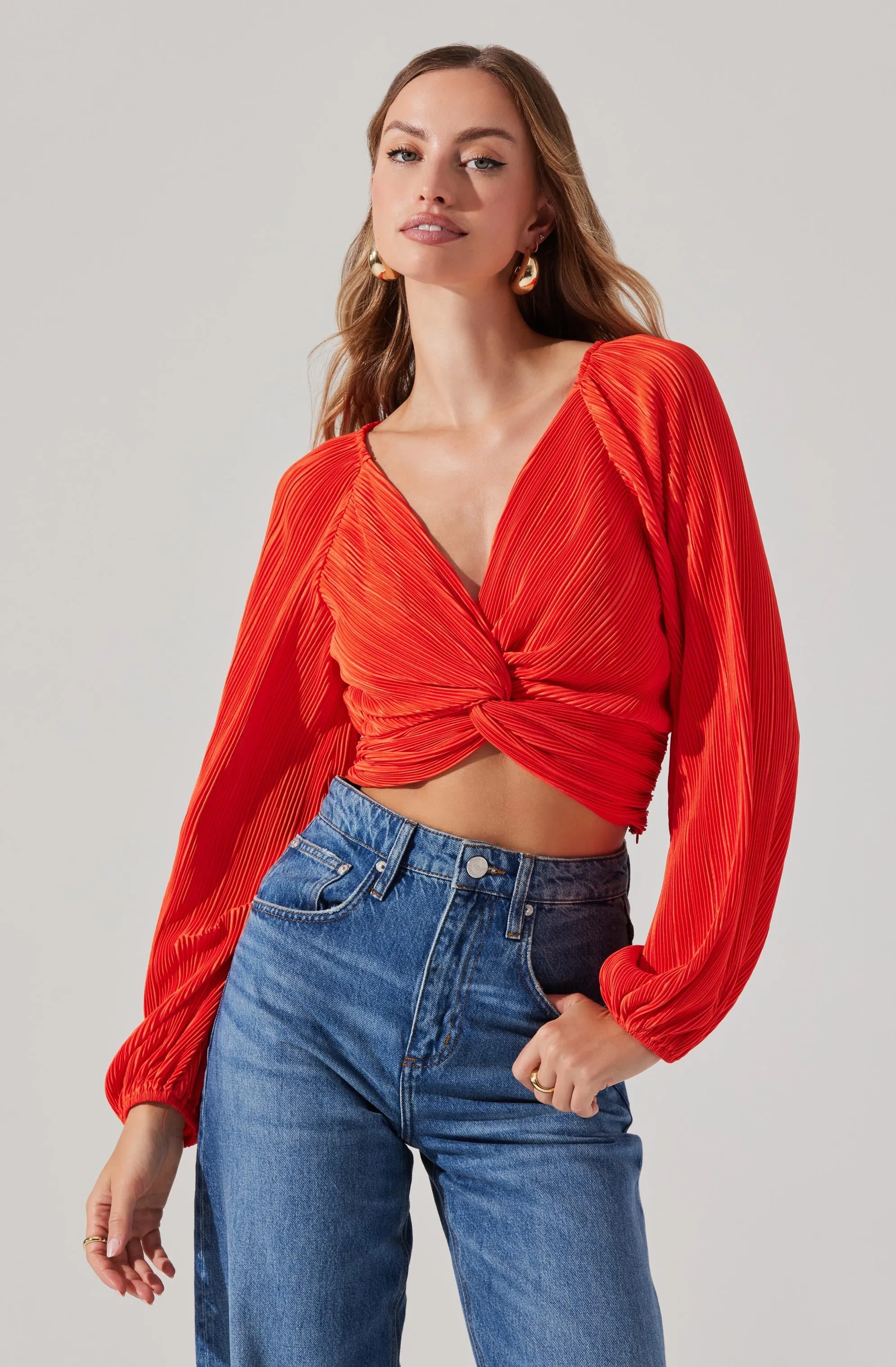 Long Sleeve Twist Plisse Top