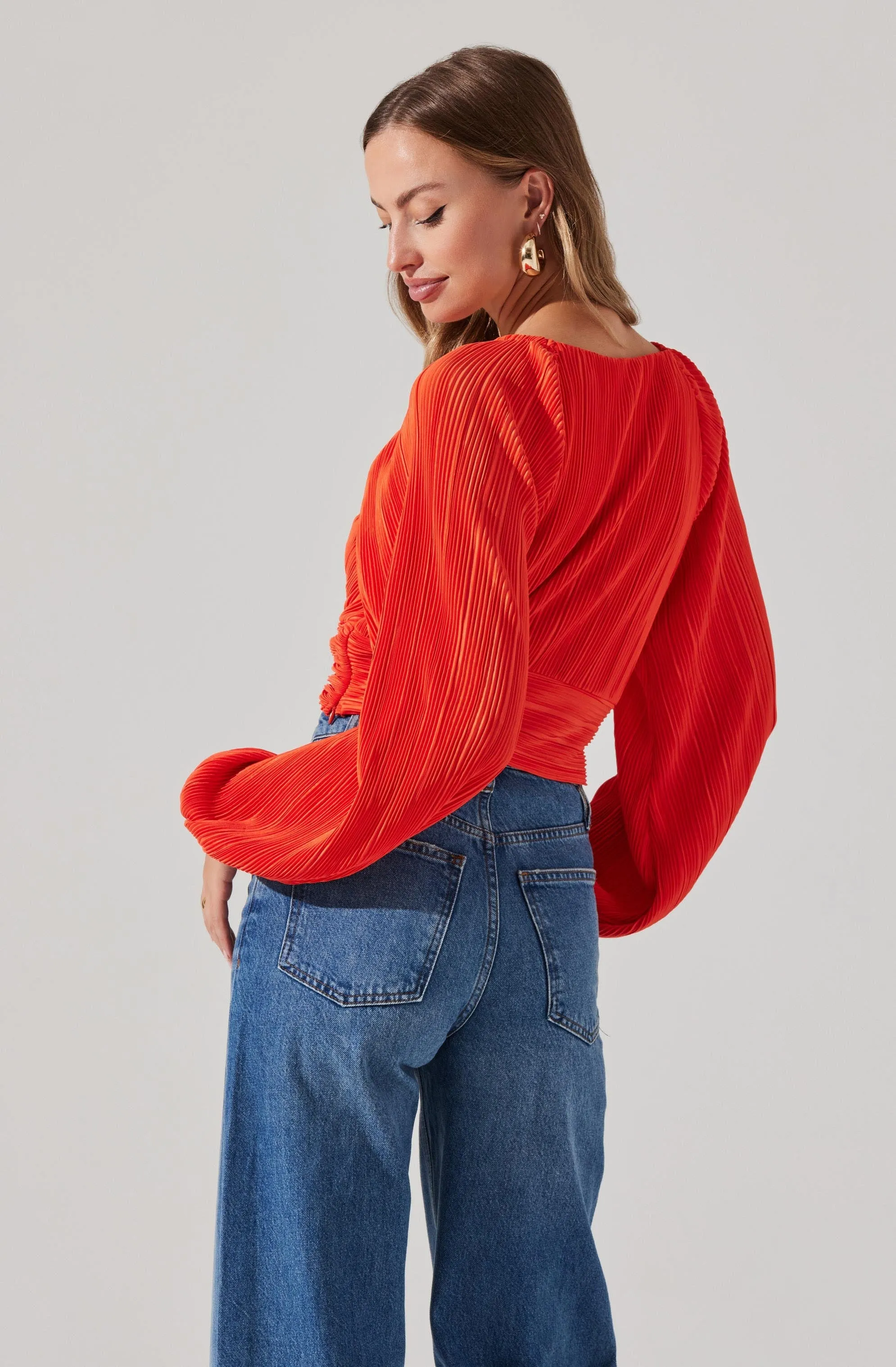 Long Sleeve Twist Plisse Top